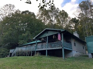 Exterior - Cozy 3-bedroom home in welcoming Robbinsville, NC. (Robbinsville)