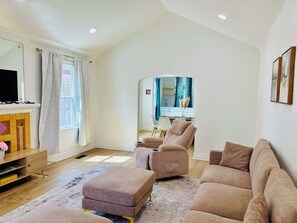 Unclassified image, 2 of 11, button - Quiet, Furnished Retreat Near OKC Hospitals—30+ Day Stays Welcome (Oklahoma City)