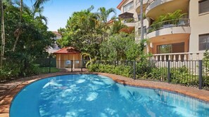 Pool - Lovely Mermaid Beach Apartment (Gold Coast)