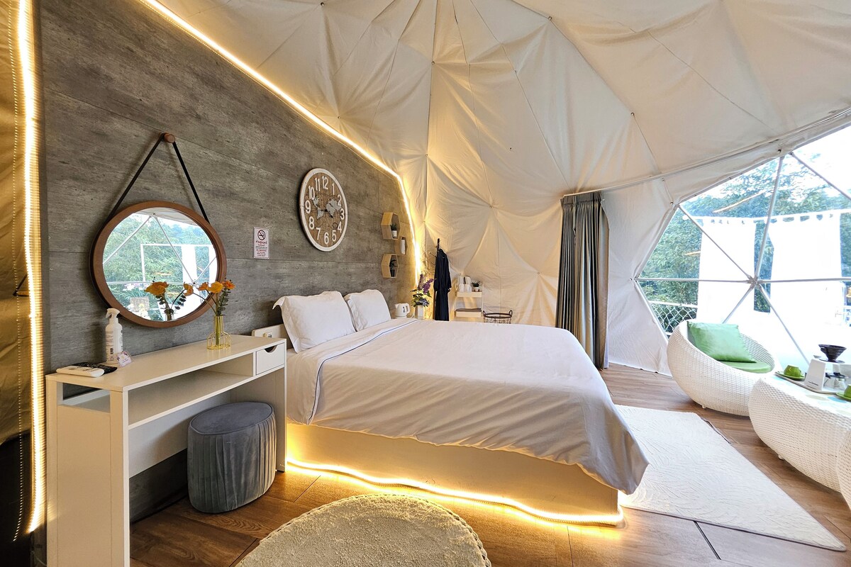 Double VIP | Minibar (free items), WiFi (free)