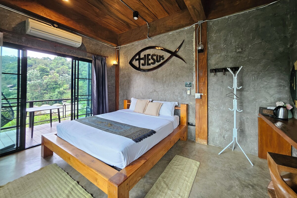 Loft King Room | Minibar (free items), WiFi (free)