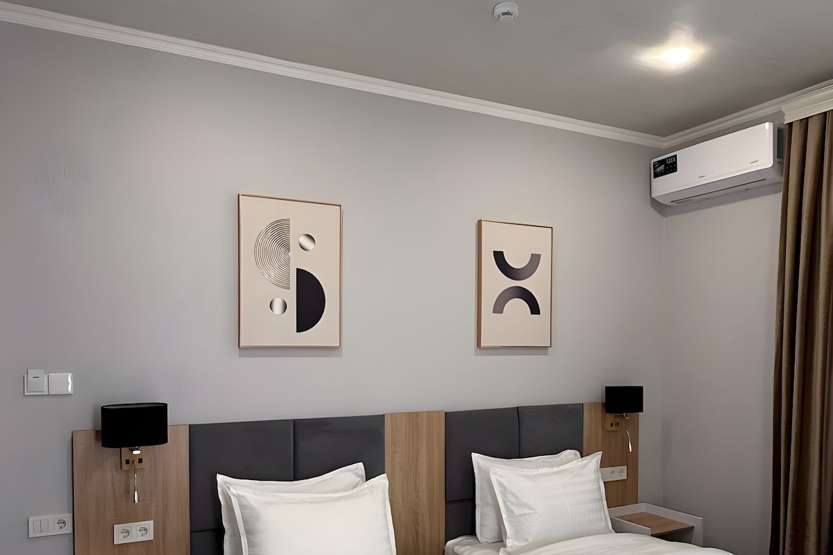 Standard Twin Room, City View