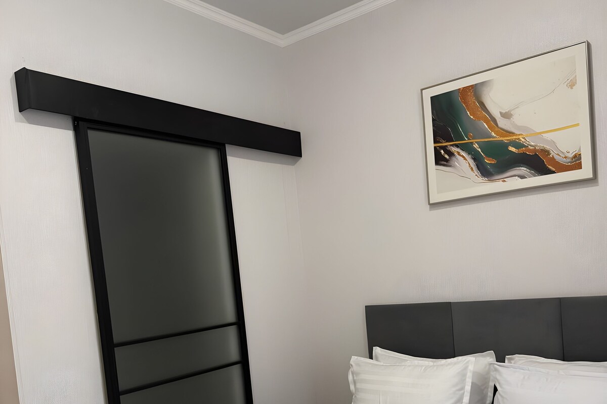 Habitació individual estàndard, vistes al pati | Escriptori 