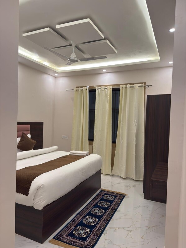 Room - Panchmukhi Restaurant Inn (Faizabad)