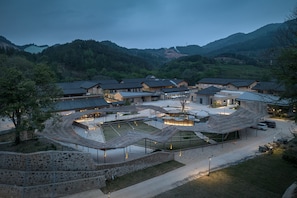 Unclassified image, 4 of 7, button - LOSTVILLA.Longnan Hakka WeiWu (Ganzhou)