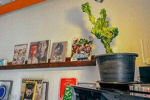 Luokittelematon kuva, 3 kautta 35, painike