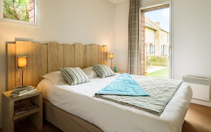 Room - Breton Alcove Stay for Six (Cancale)