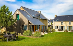 Exterior - Breton Alcove Stay for Six (Cancale)