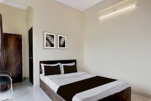 Room - Hotel Aura Suiites (Pune)