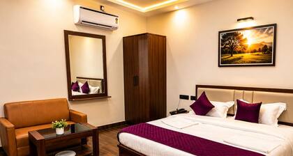Hotel Lavish Grand