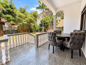 Tempat makan luar