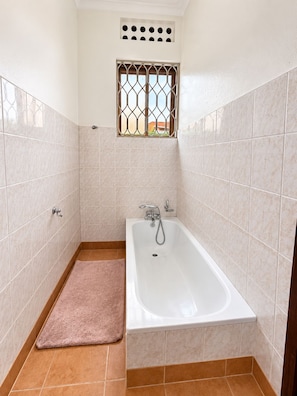 Unclassified image, 5 of 66, button - Olive Fancy Homes (Kampala)
