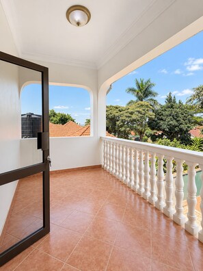 Property grounds - Olive Fancy Homes (Kampala)
