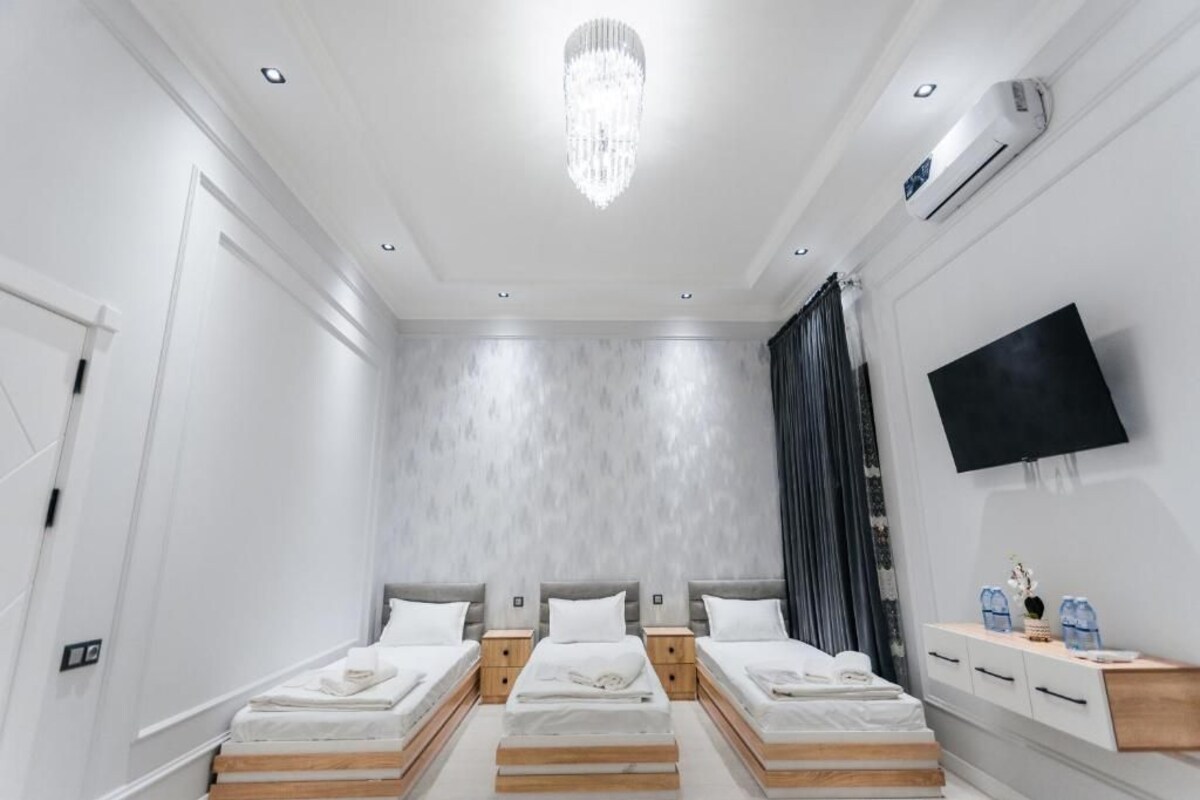 Quadruple Room, City View | Egyptian cotton sheets, premium bedding, desk, laptop workspace