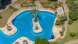 صورة غير مصنفة، 2 من 21، زرّ