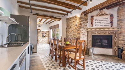 Country House 'Casa Museo Del Trovo Y Aguardiente' with Mountain View, Wi-Fi and Air Conditioning
