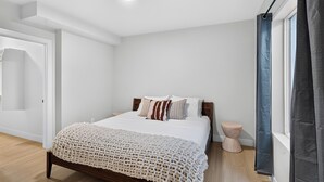 Unclassified image, 3 of 32, button - Mountain-View Balcony • Game Room + Near Deer Valley | Lobo Silver Summit (Park City)
