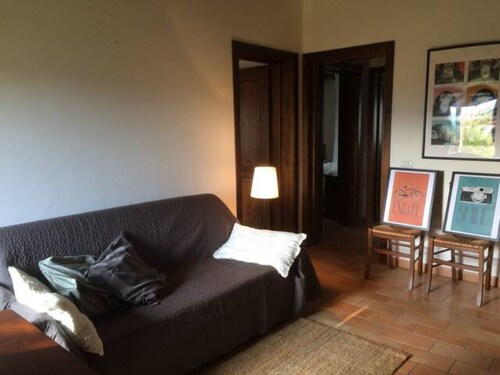 Apartment with a pool and garden in the hills of Montefalco.