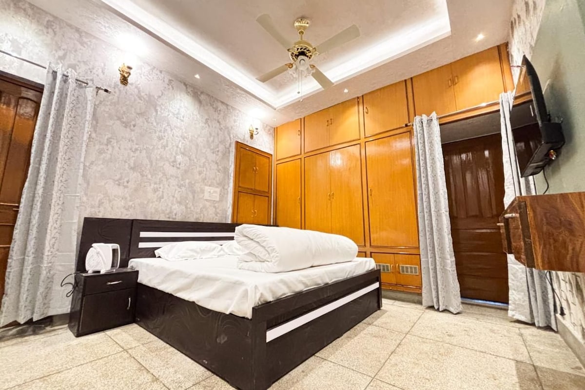Luxury Room, City View | WiFi (free)