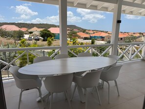 Dining - Villa Jessha – New Construction 2026 with Private Pool on Curaçao *gated resort* (Fontein)