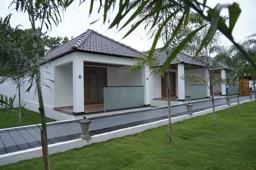 DEE PANNAIYAR RESORT