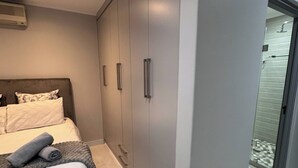 Unclassified image, 4 of 11, button - Private Room & Workspace in Dainfern (Midrand)