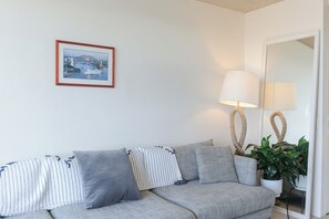 Living area - Manly beach: Close to everything! (Manly)