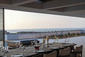 Οutdoor dining  area for ten guests - Kora Villa - A Slow Living Wellness by etouri (Chania)