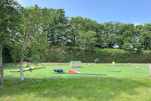 Holiday Park Facilities and Services  - Centrally located bungalow in Texel (Den Burg)