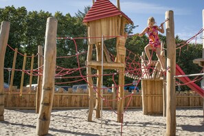 Holiday Park Facilities and Services  - Lodge with veranda in Texel (Den Burg)