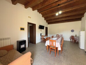 Autumn, Dining Room, Kitchen, Spring, Summer - Vacation Home in Comiso with 5 bedrooms sleeps 15 (Comiso)
