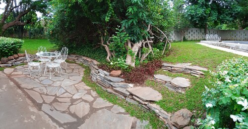 A beautiful home in central Livingstone with a Pool near Victoria Falls