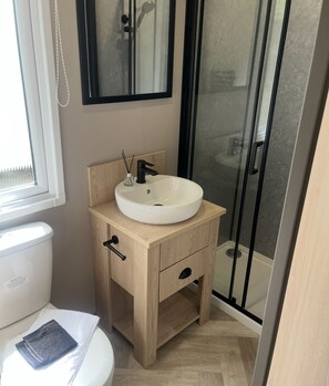 Bathroom - Robins Retreat Luxurious New Static  2 Bed/2 Bath Caravan on Rockley Park Poole (Poole)