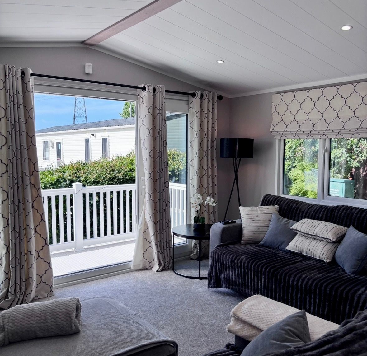 Unclassified image, 2 of 18, button - Robins Retreat Luxurious New Static  2 Bed/2 Bath Caravan on Rockley Park Poole (Poole)