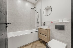 Bathroom - Beachfront 2-Bed Apartment on Barry Island (Barry)