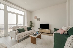 Living area - Beachfront 2-Bed Apartment on Barry Island (Barry)