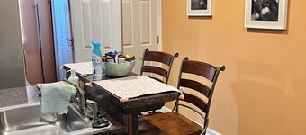Charming 2BR Baltimore Retreat Near Johns Hopkins