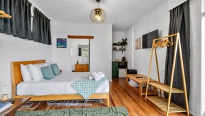 Unclassified image, 5 of 10, button - Rotorua Studio Haven with King Bed, AC & BBQ (Rotorua)