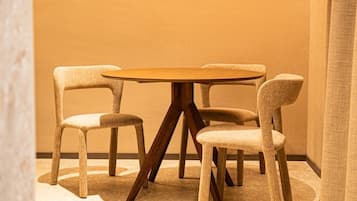 Suite | Dining