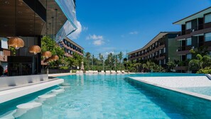 Pool - Brand-New Luxury Condo with Ultimate Convenience (Koh Samui)