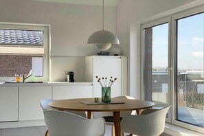 Luokittelematon kuva, 2 kautta 38, painike