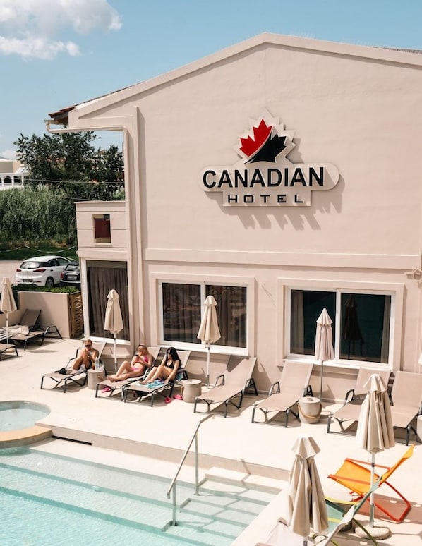 Unclassified image, 1 of 91, button - Canadian Annex (Zakynthos)