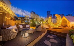 Ảnh chưa phân loại, 2 trong số 24 ảnh, nút