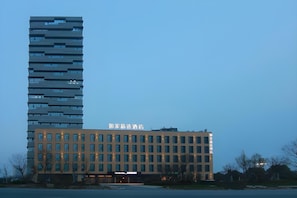Unclassified image, 4 of 50, button - Homeinn Plus (Suzhou)