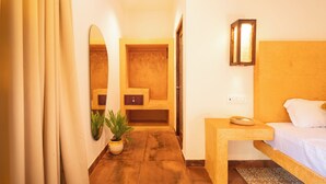 Unclassified image, 2 of 19, button - De Red Earth (Arambol)