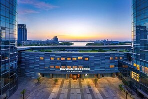 Unclassified image, 2 of 42, button - Days Hotel by Wyndham Suzhou Dushu Lake (Suzhou)
