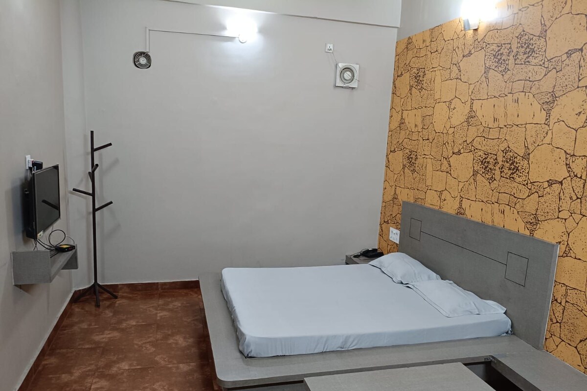 Deluxe Room | Meja, ruang kerja komputer riba, Wi-fi percuma 