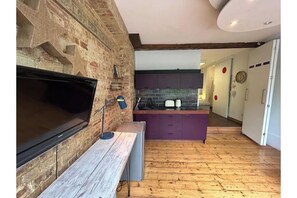 Unclassified image, 5 of 10, button - Bright Flat in Islington (London)