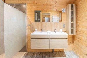 Unclassified image, 4 of 23, button - A traditional, cozy chalet near the slopes (Gérardmer)