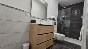 Unclassified image, 4 of 20, button - Diamond'Suite Loveroom & Spa44 (Machecoul-Saint-Même)